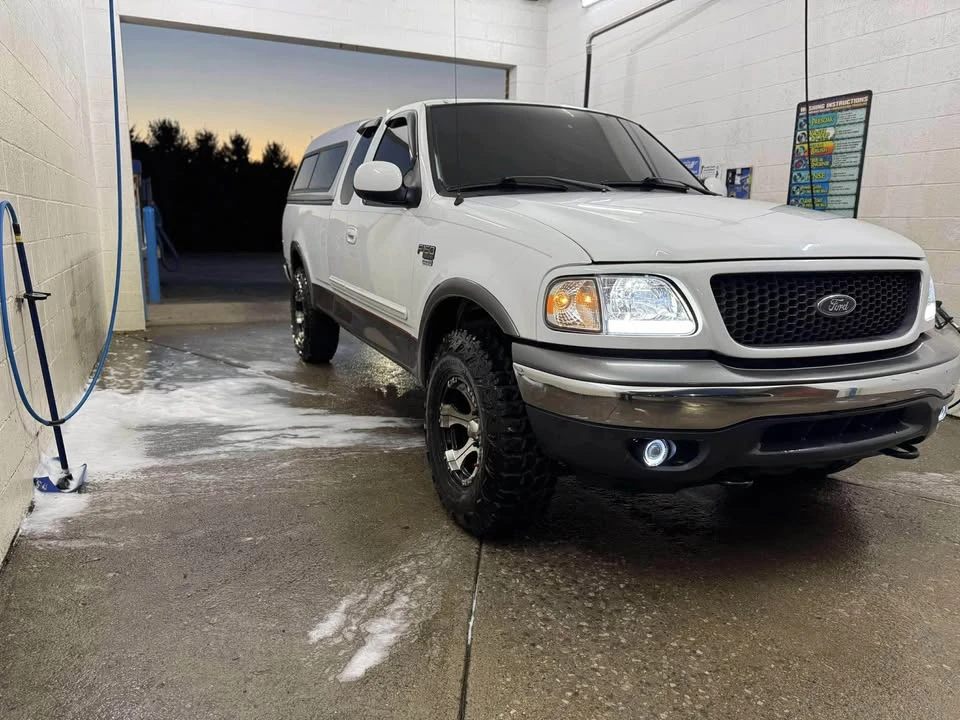 2002 Ford F-150 10th Gen - Image 2 of 12