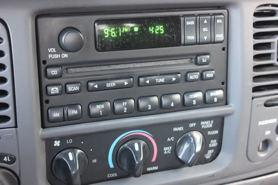 2002 Ford F-150 10th Gen - Image 13 of 18