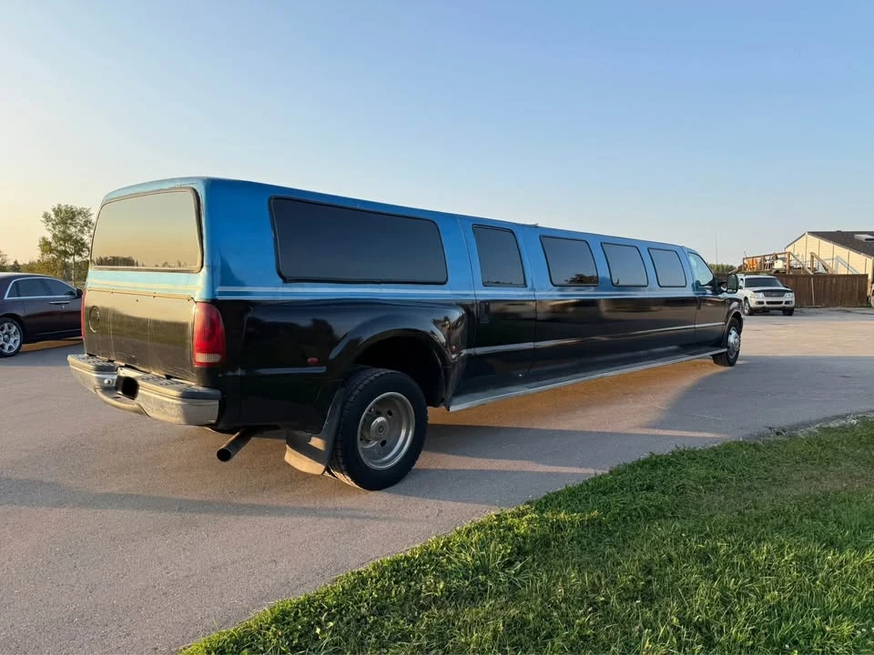 2002 Ford Super Duty 1st Gen - Image 5 of 9