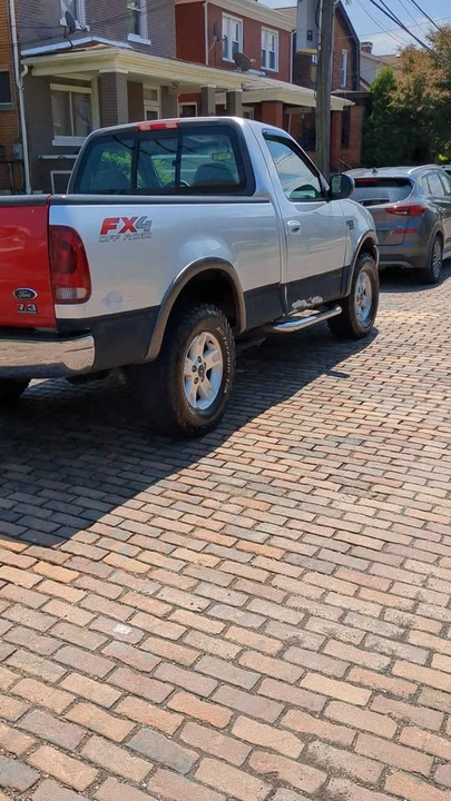 2002 Ford F-150 10th Gen - Image 2 of 11