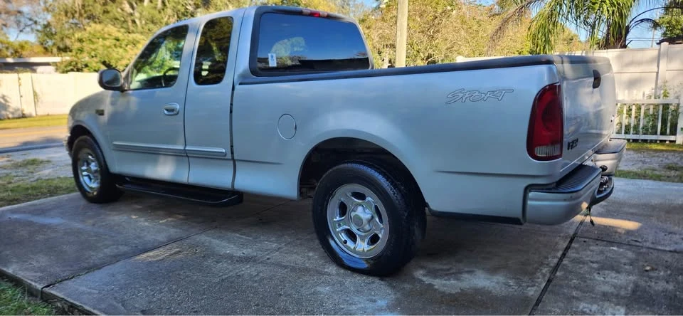 2002 Ford F-150 10th Gen - Image 2 of 10