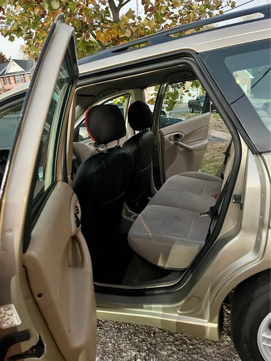 2002 Ford Focus 1st Gen - Image 10 of 15