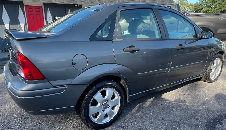 2002 Ford Focus 1st Gen - Image 9 of 15