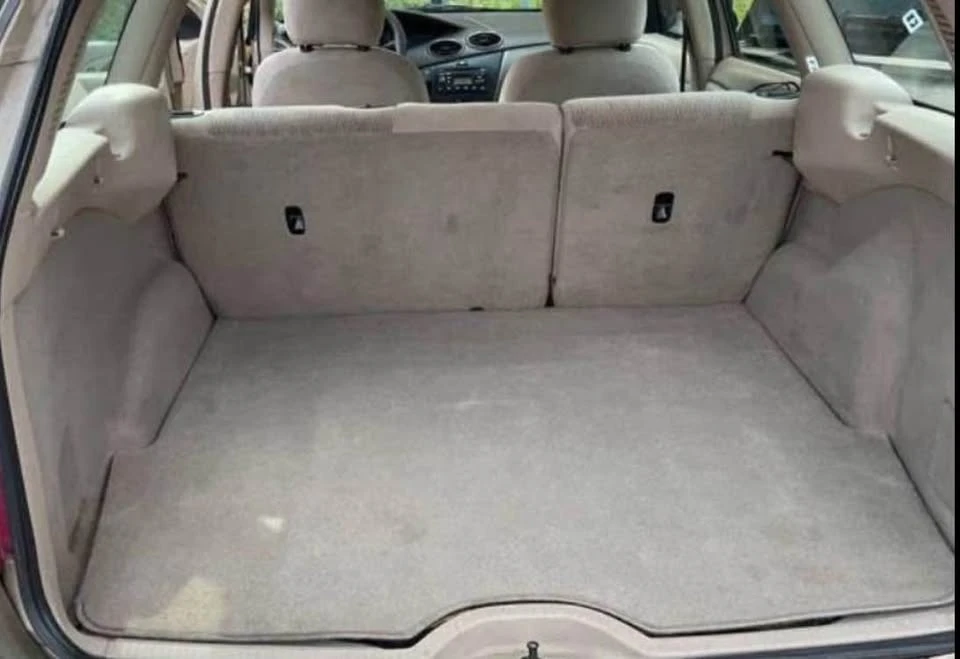2002 Ford Focus 1st Gen - Image 12 of 13