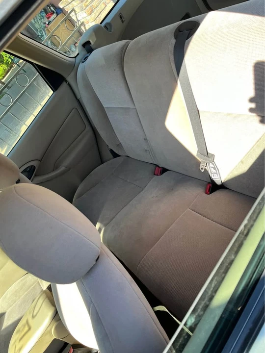 2002 Ford Focus 1st Gen - Image 10 of 13