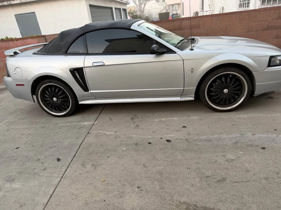 2002 Ford SN95 Mustang - Image 2 of 2