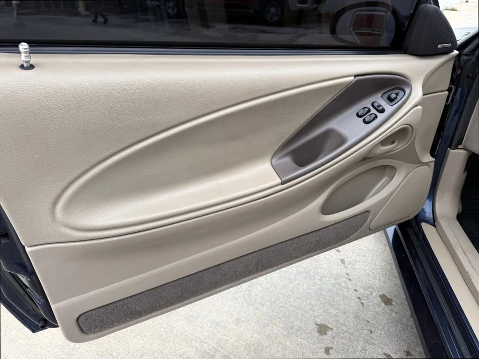 2002 Ford SN95 Mustang - Image 11 of 20