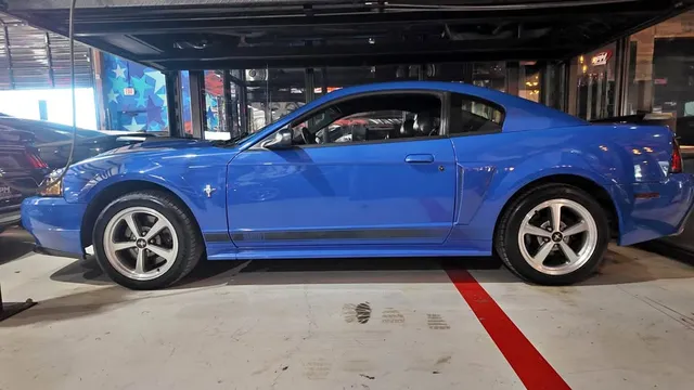 2002 Ford Mustang Mach 1 Premium