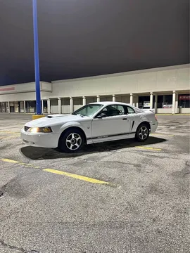 2002 Ford Mustang V6 Coupe