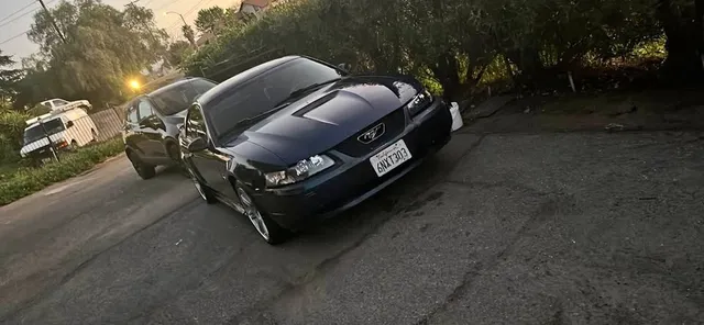 2002 Ford Mustang V6 Coupe