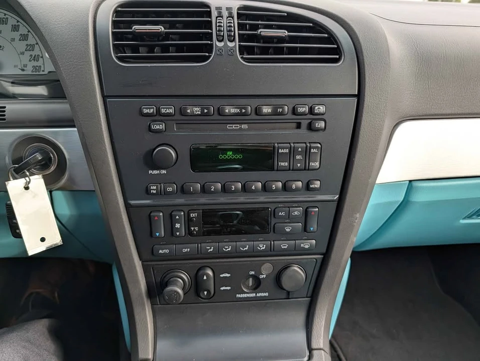 2002 Ford Thunderbird 11th Gen - Image 10 of 12