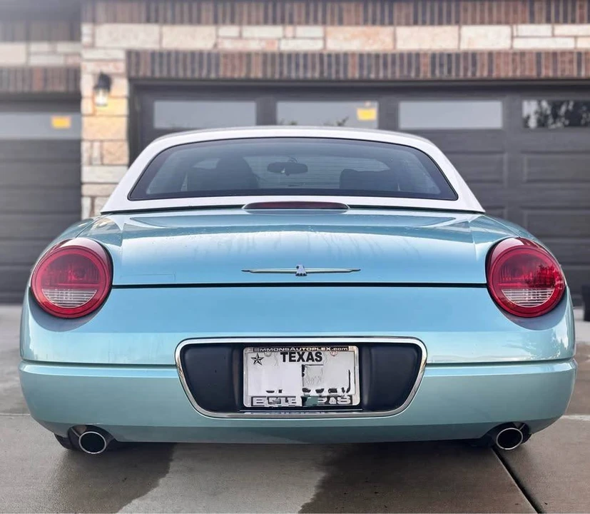 2002 Ford Thunderbird 10th Gen - Image 6 of 10