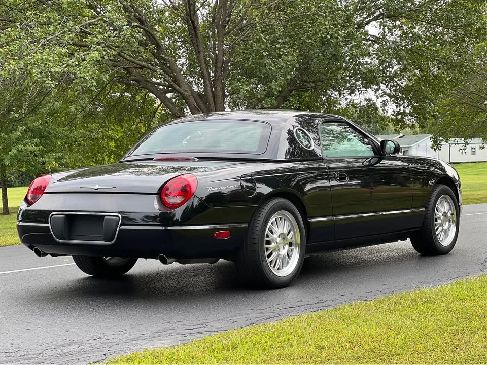 2002 Ford Thunderbird 10th Gen - Image 6 of 17