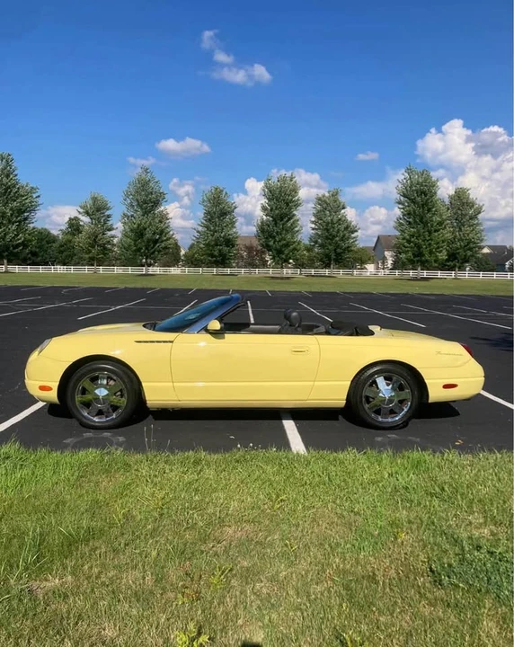 2002 Ford Thunderbird 10th Gen - Image 2 of 12