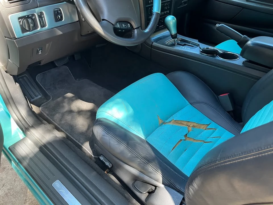 2002 Ford Thunderbird 11th Gen - Image 4 of 11