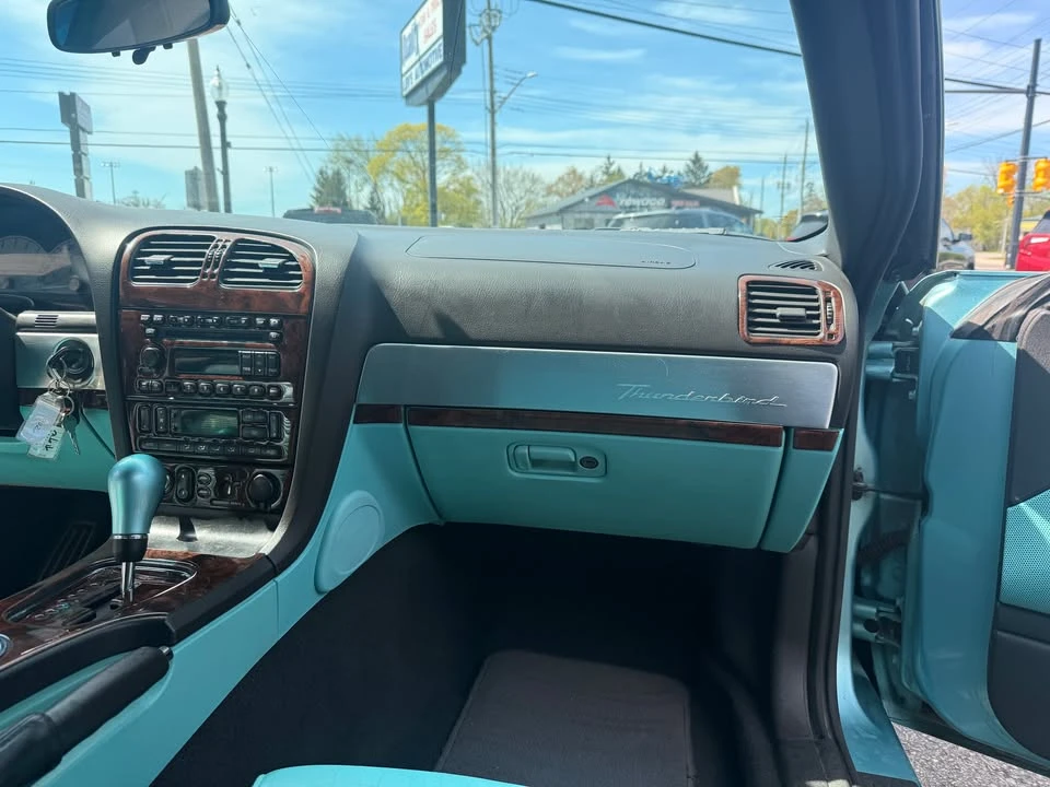2002 Ford Thunderbird 11th Gen - Image 18 of 21