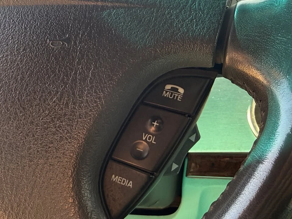 2002 Ford Thunderbird 11th Gen - Image 14 of 21