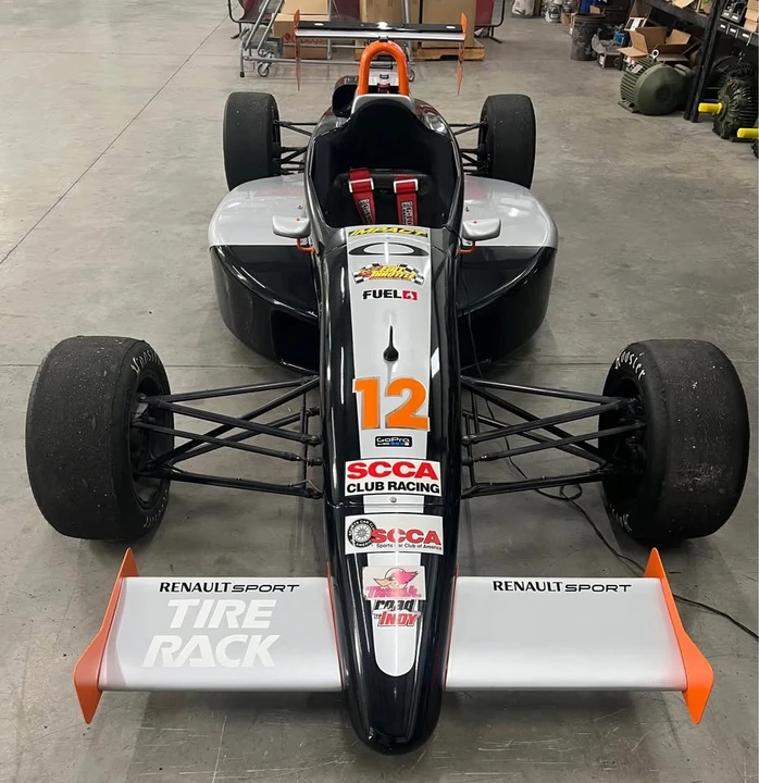 2002 Renault - Image 2 of 7