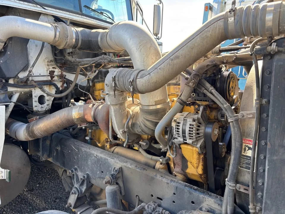 2002 Freightliner - Image 7 of 10