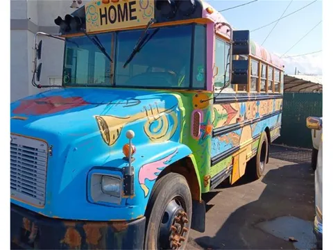 2002 Freightliner Bus
