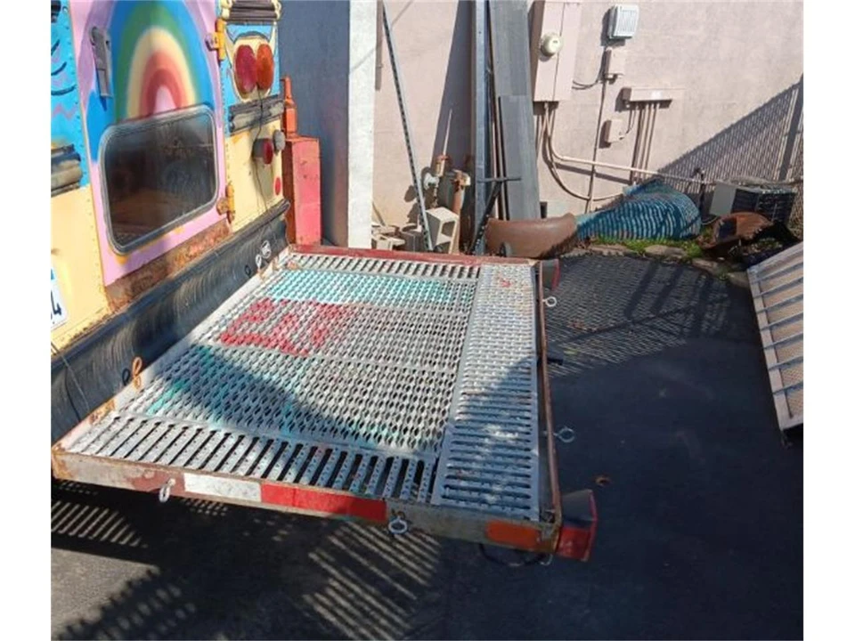 2002 Freightliner - Image 3 of 19