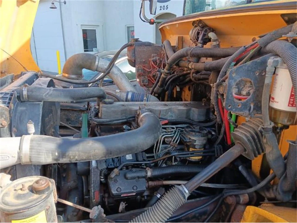 2002 Freightliner - Image 10 of 19