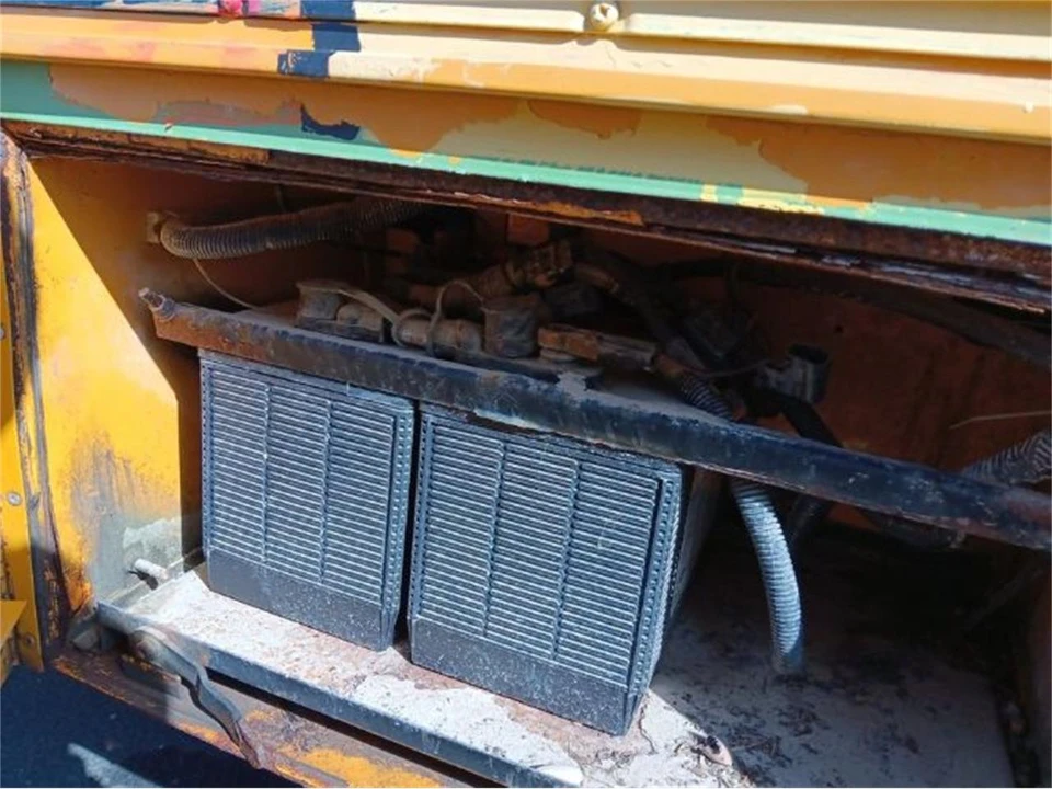 2002 Freightliner - Image 17 of 19