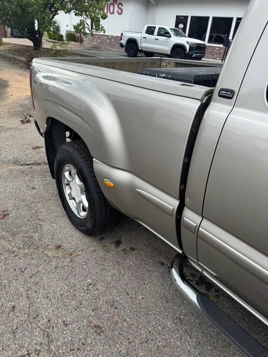 2002 GMC C/K - Image 3 of 13