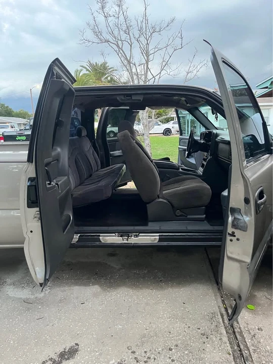 2002 GMC C/K - Image 11 of 12