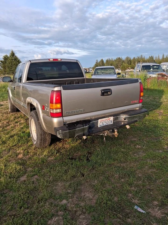 2002 GMC Sierra 1st Gen - Image 2 of 2