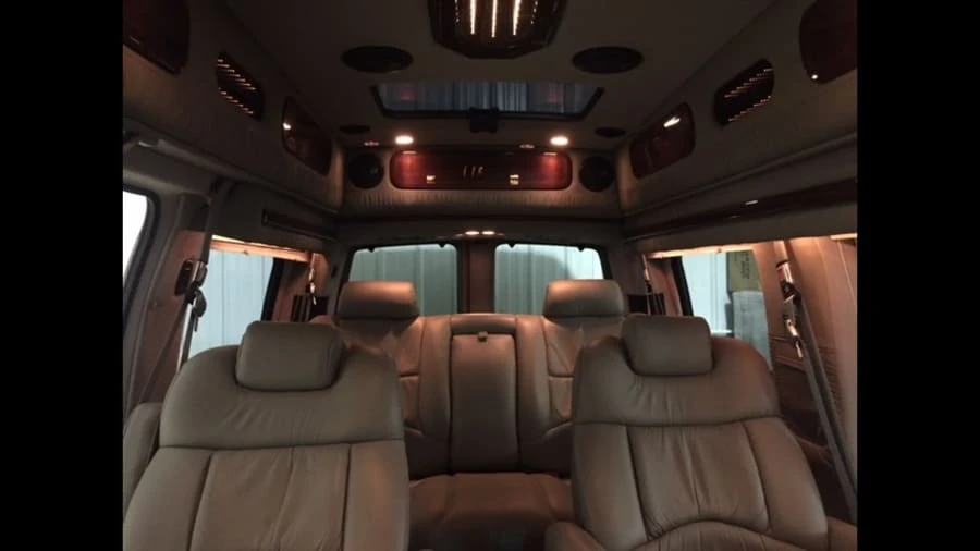 2002 GMC Savana - Image 3 of 3