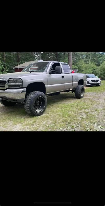 2002 GMC C/K - Image 2 of 3