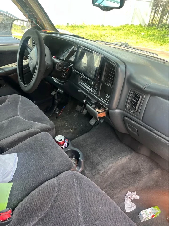 2002 GMC Sierra 2nd Gen - Image 5 of 8