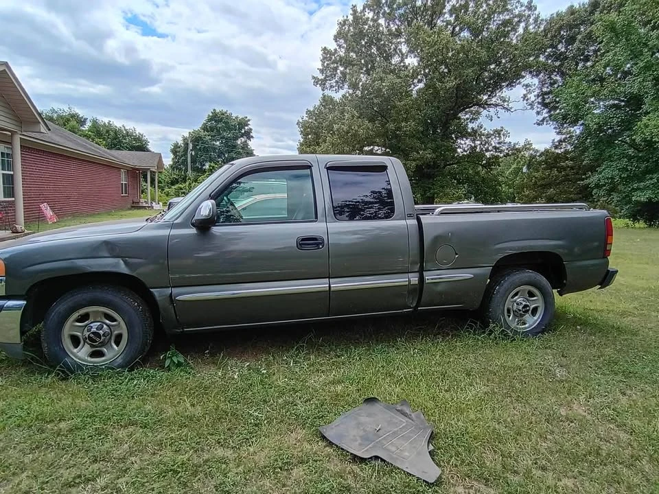 2002 GMC C/K - Image 3 of 10