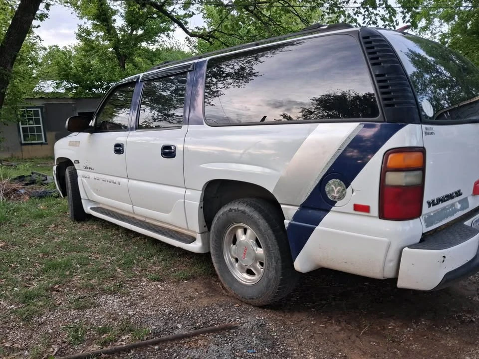2002 GMC C/K - Image 2 of 2