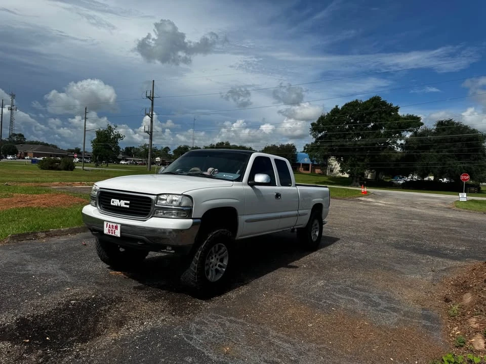 2002 GMC Sierra 2nd Gen - Image 5 of 5