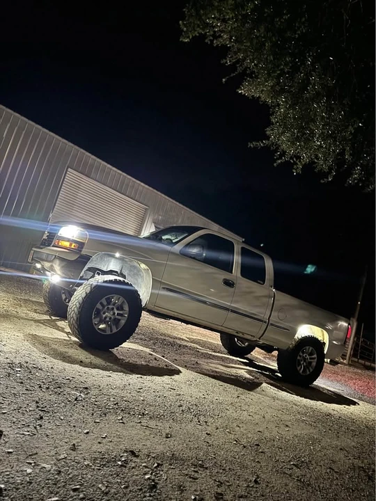 2002 GMC Sierra 2nd Gen - Image 4 of 5