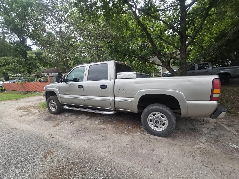 2002 GMC Sierra Heavy Duty 2nd Gen - Image 9 of 11