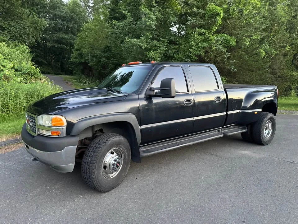 2002 GMC Sierra Heavy Duty 2nd Gen - Image 2 of 16
