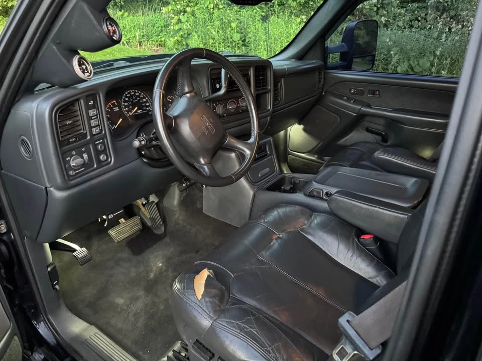2002 GMC Sierra Heavy Duty 2nd Gen - Image 5 of 16