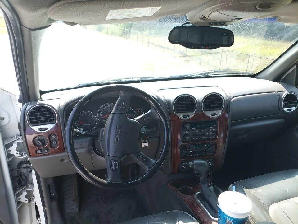 2002 GMC Envoy - Image 8 of 9