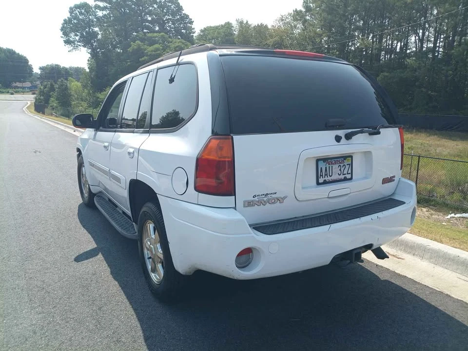 2002 GMC Envoy - Image 2 of 9