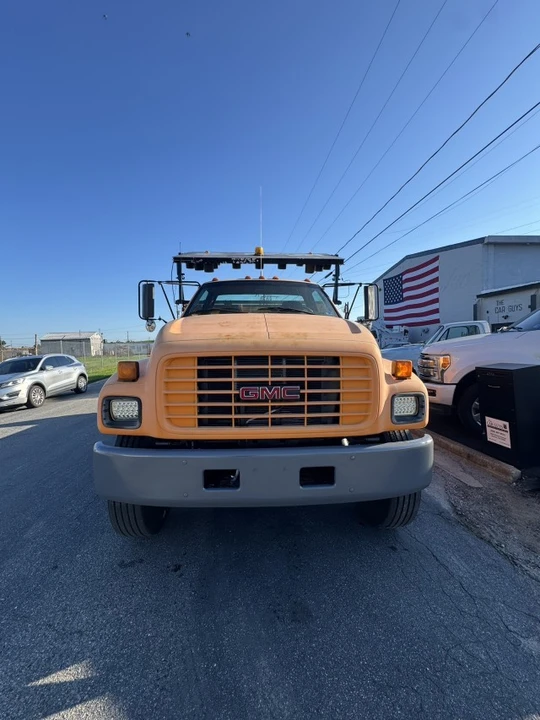 2002 GMC - Image 2 of 20