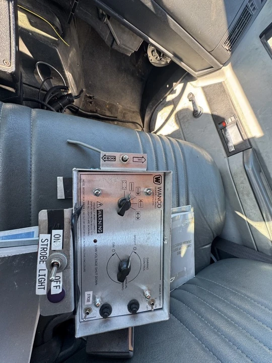 2002 GMC - Image 12 of 20