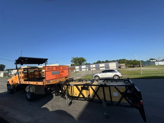 2002 GMC - Image 4 of 20