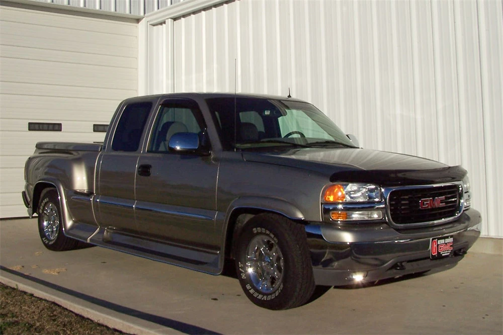 2002 GMC Sierra 2nd Gen - Image 2 of 5