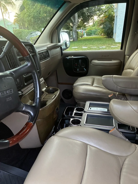2002 GMC Savana - Image 12 of 16
