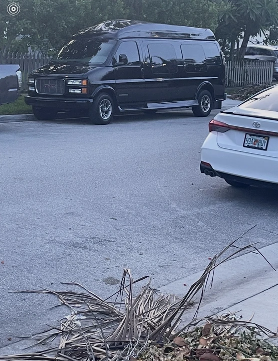 2002 GMC Savana - Image 4 of 16