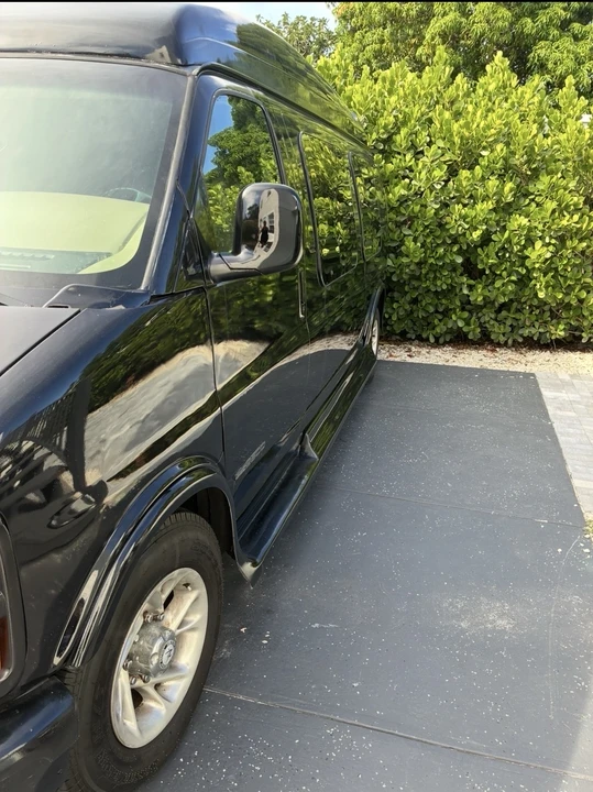 2002 GMC Savana - Image 7 of 16