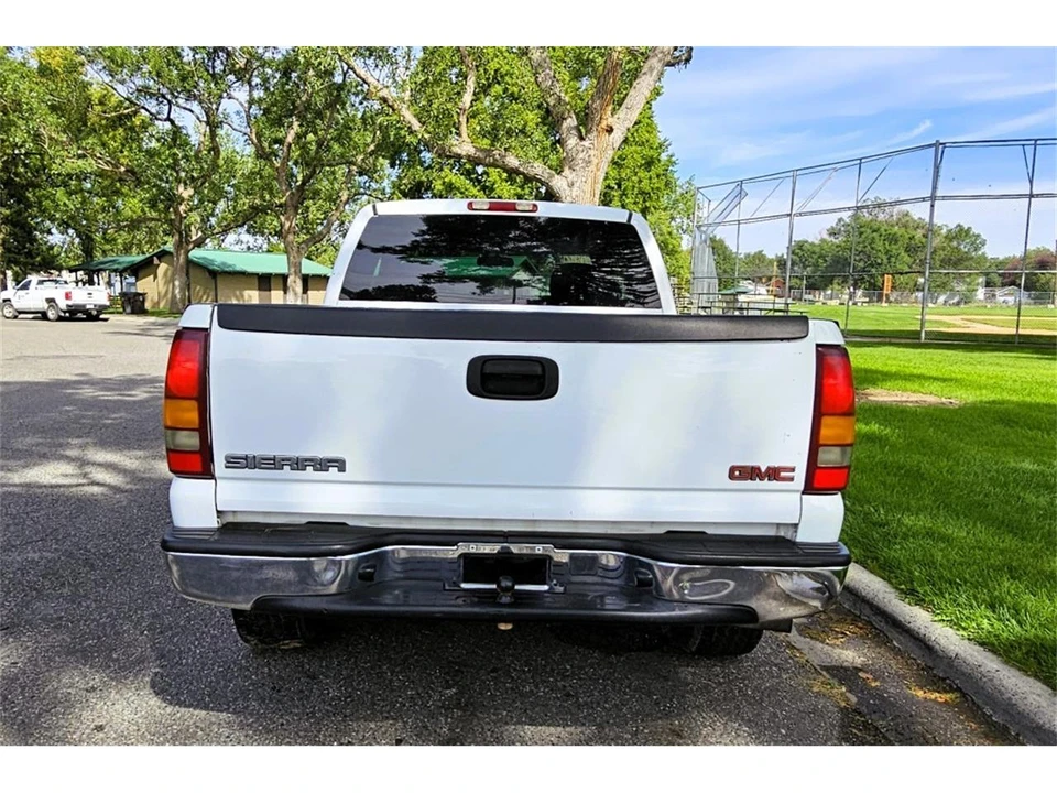 2002 GMC Sierra 2nd Gen - Image 4 of 31